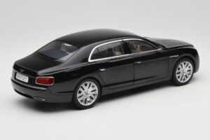 Bentley Flying Spur W12 Onyx Black Kyosho 1:18 08891NX Kov – obrázok 3 z 8