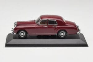 Bentley S1 Continental Flying Spur Vínový Minichamps 1:43 436139550 Kov