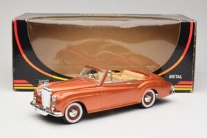 Bentley Type S2 Mulliner Kabriolet Tudor Oranžový Metalíza Solido 1:18 8007 Kov – obrázok 8 z 8