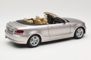 BMW 1 Series E88 Kabriolet Mineral Silver Metallic Kyosho 1:18 80430427020 Kov – obrázok 3 z 8