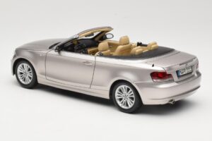 BMW 1 Series E88 Kabriolet Mineral Silver Metallic Kyosho 1:18 80430427020 Kov – obrázok 7 z 8