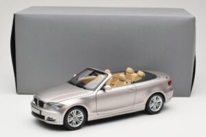 BMW 1 Series E88 Kabriolet Mineral Silver Metallic Kyosho 1:18 80430427020 Kov – obrázok 8 z 8