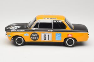 BMW 1600-2 BMW Alpina #61 R. Herzog / N. Lauda DNF 6 Hours Nurburgring 1970 Minichamps 1:18 155702661 Kov – obrázok 3 z 6