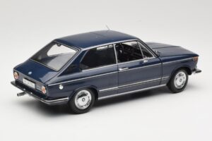 BMW 1600 Touring Modrý Minichamps 1:18 80430145823 Kov – obrázok 3 z 8