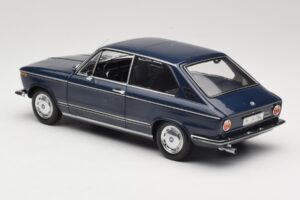 BMW 1600 Touring Modrý Minichamps 1:18 80430145823 Kov – obrázok 7 z 8