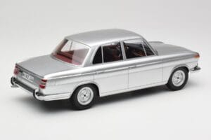 BMW 1800 Ti Strieborný Minichamps 1:18 107024000 Živica – obrázok 2 z 6