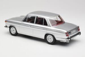 BMW 1800 Ti Strieborný Minichamps 1:18 107024000 Živica – obrázok 5 z 6