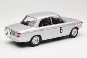 BMW 1800 TiSA #6 J. Munaron / K. Eppelein 24 Hours of Spa 1965 Minichamps 1:18 155652906 Kov – obrázok 2 z 6