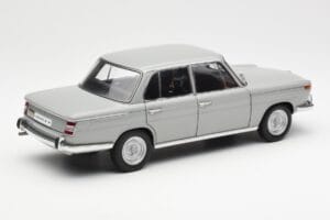 BMW 1800 TiSA Bernina Šedý AUTOart 1:18 70621 Kov – obrázok 3 z 8