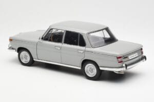 BMW 1800 TiSA Bernina Šedý AUTOart 1:18 70621 Kov – obrázok 7 z 8