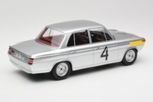 BMW 1800 TiSA #4 J. Ickx / J. van Ophem 24 Hours of Spa 1965 Winners Minichamps 1:18 107652504 Živica – obrázok 2 z 6