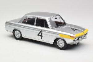 BMW 1800 TiSA #4 J. Ickx / J. van Ophem 24 Hours of Spa 1965 Winners Minichamps 1:18 107652504 Živica – obrázok 4 z 6