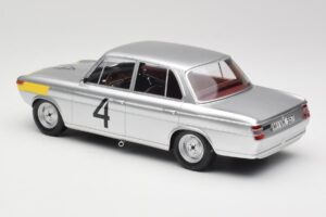 BMW 1800 TiSA #4 J. Ickx / J. van Ophem 24 Hours of Spa 1965 Winners Minichamps 1:18 107652504 Živica – obrázok 5 z 6