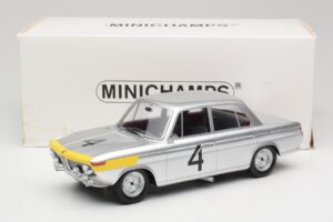 BMW 1800 TiSA #4 J. Ickx / J. van Ophem 24 Hours of Spa 1965 Winners Minichamps 1:18 107652504 Živica – obrázok 6 z 6
