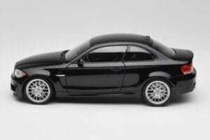 BMW 1M Coupe E82 Black Metallic Minichamps 1:18 110020021 Kov – obrázok 4 z 8
