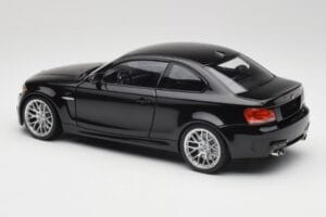 BMW 1M Coupe E82 Black Metallic Minichamps 1:18 110020021 Kov – obrázok 7 z 8
