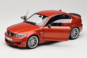 BMW 1M Coupe E82 Sakhir Orange Metallic Minichamps 1:18 110020020 Kov – obrázok 2 z 8