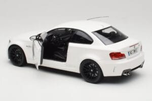 BMW 1M Coupe E82 Biely Minichamps 1:18 110020022 Kov – obrázok 5 z 8