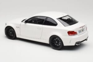 BMW 1M Coupe E82 Biely Minichamps 1:18 110020022 Kov – obrázok 7 z 8