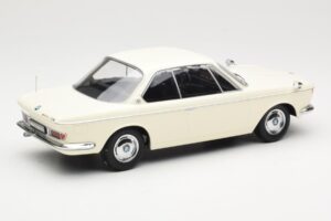 BMW 2000 CS Coupe Krémový KK-Scale 1:18 KKDC180121 Kov – obrázok 2 z 6