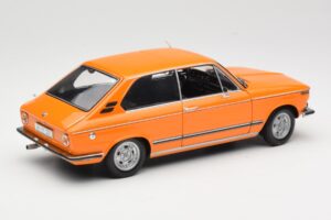BMW 2000 Tii Touring Oranžový Minichamps 1:18 80430145824 Kov – obrázok 3 z 8