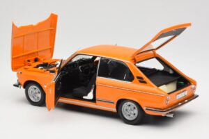 BMW 2000 Tii Touring Oranžový Minichamps 1:18 80430145824 Kov – obrázok 5 z 8