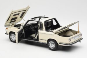 BMW 2002 Baur Kabriolet E10 Chamonix Biely AUTOart 1:18 70532 Kov – obrázok 5 z 8