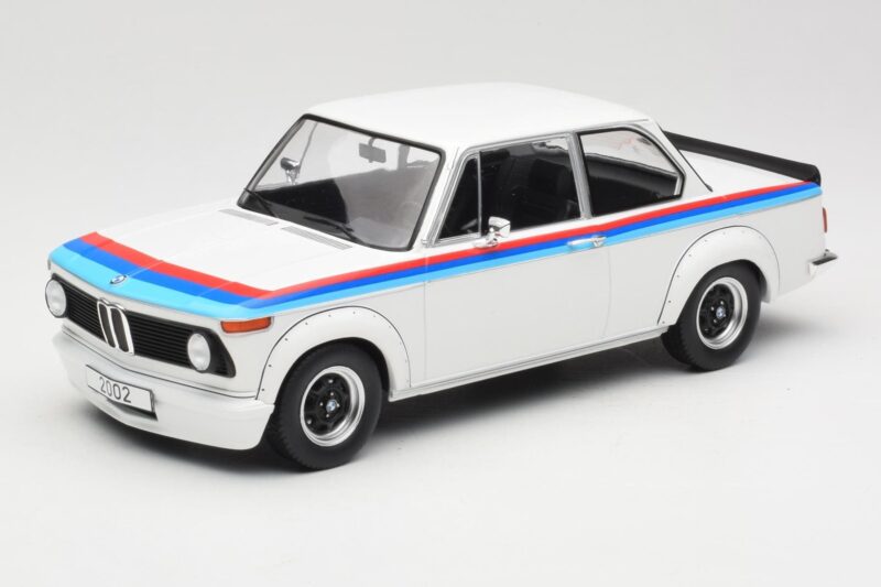 BMW 2002 E10 Turbo Biely MCG 1:18 MCG18408R Kov