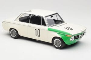 BMW 2002 Tii E10 #10 H. Hahne / D. Quester Winners Nurburgring 1968 Minichamps 1:18 155682710 Kov – obrázok 4 z 6