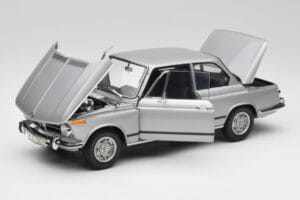 BMW 2002 Tii Polaris Strieborný AUTOart 1:18 80430146517 Kov – obrázok 2 z 8