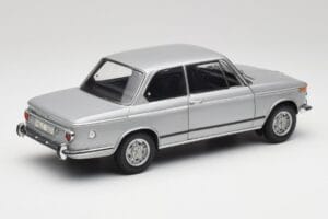 BMW 2002 Tii Polaris Strieborný AUTOart 1:18 80430146517 Kov – obrázok 3 z 8