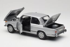 BMW 2002 Tii Polaris Strieborný AUTOart 1:18 80430146517 Kov – obrázok 5 z 8