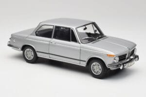 BMW 2002 Tii Polaris Strieborný AUTOart 1:18 80430146517 Kov – obrázok 6 z 8