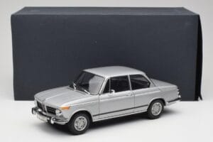 BMW 2002 Tii Polaris Strieborný AUTOart 1:18 80430146517 Kov – obrázok 8 z 8