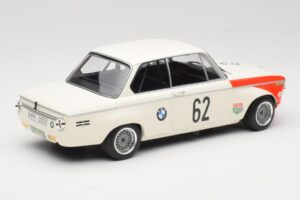 BMW 2002 tiK BMW AG #1 H. Hahne / D. Quester Class Winner Guards International 6 Hours Brands Hatch 1969 Minichamps 1:18 1556 – obrázok 2 z 6