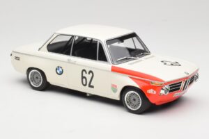 BMW 2002 tiK BMW AG #1 H. Hahne / D. Quester Class Winner Guards International 6 Hours Brands Hatch 1969 Minichamps 1:18 1556 – obrázok 4 z 6