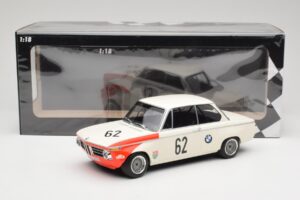 BMW 2002 tiK BMW AG #1 H. Hahne / D. Quester Class Winner Guards International 6 Hours Brands Hatch 1969 Minichamps 1:18 1556 – obrázok 6 z 6