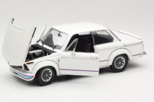 BMW 2002 Turbo E10 Biely Anson 1:18 30393 Kov – obrázok 2 z 8