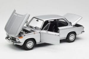 BMW 2002tii Strieborný AUTOart 1:18 80430151479 Kov – obrázok 2 z 8