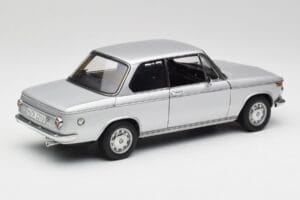 BMW 2002tii Strieborný AUTOart 1:18 80430151479 Kov – obrázok 3 z 8