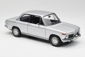 BMW 2002tii Strieborný AUTOart 1:18 80430151479 Kov – obrázok 6 z 8