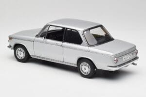 BMW 2002tii Strieborný AUTOart 1:18 80430151479 Kov – obrázok 7 z 8