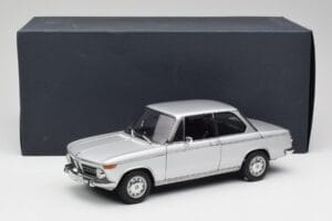 BMW 2002tii Strieborný AUTOart 1:18 80430151479 Kov – obrázok 8 z 8