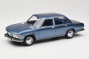 BMW 2500 E3 Blue Metallic BoS Models 1:18 BOS030 Živica