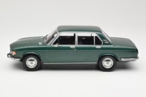 BMW 2500 E3 Green Metallic Minichamps 1:18 155029201 Kov – obrázok 3 z 6