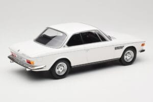 BMW 2800 CS E9 Biely Minichamps 1:18 155028030 Kov – obrázok 2 z 6