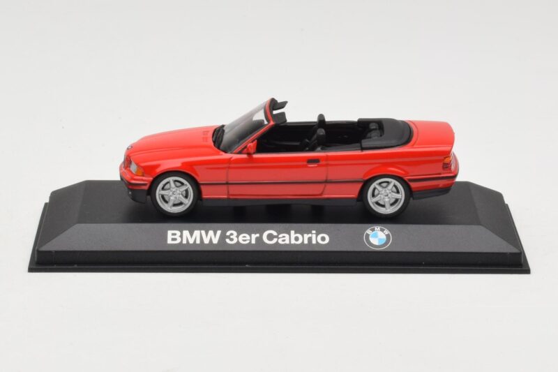 BMW 3 Series E30 Kabriolet Červený Minichamps 1:43 BMW 3 Series E30 Kabriolet Červený Minichamps 1:43 80429421500 Kov