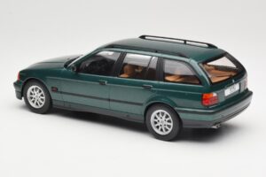 BMW 3 Series E36 Touring Green Metallic MCG 1:18 MCG18366 Kov – obrázok 5 z 6