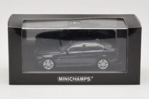 BMW 3 Series E90 Dark Blue Metallic Minichamps 1:43 80420392151-R Kov – obrázok 5 z 5