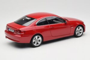 BMW 3 Series E92 Červený Kyosho 1:18 80430407219 Kov – obrázok 3 z 8